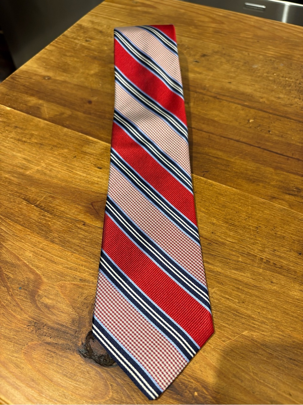 Classic Red Striped Men's Tie - Professional Accessory